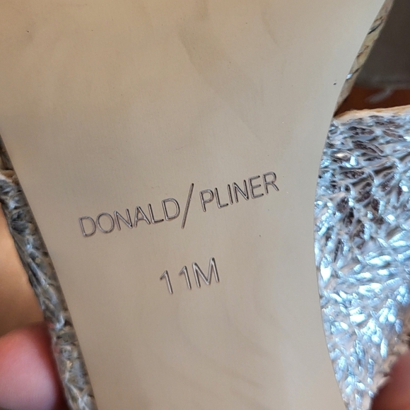 Donald Pliner Elly Silver Cork Kitten Heel Sandals Size 11 - Picture 6 of 13